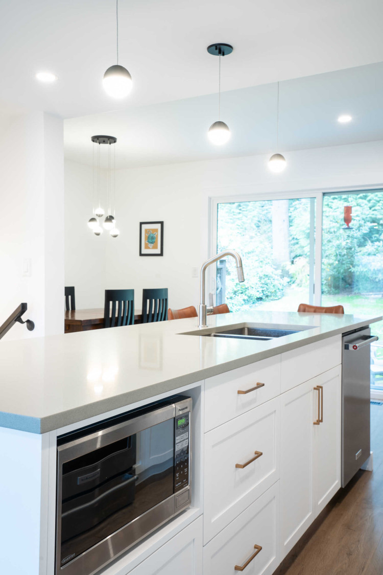 Port Moody townhouse upgrade kitchen island