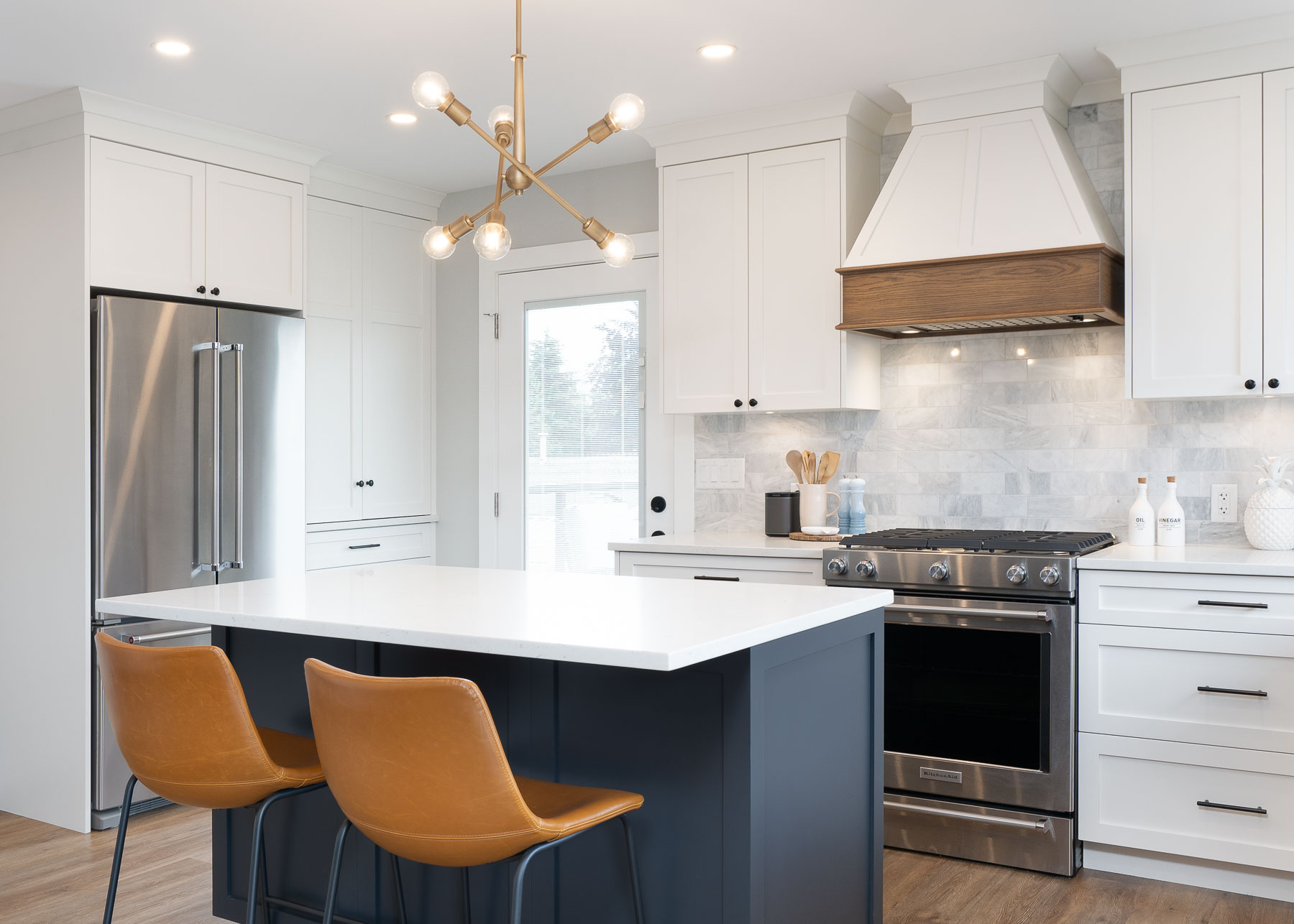 Coquitlam kitchen remodel - kitchen island