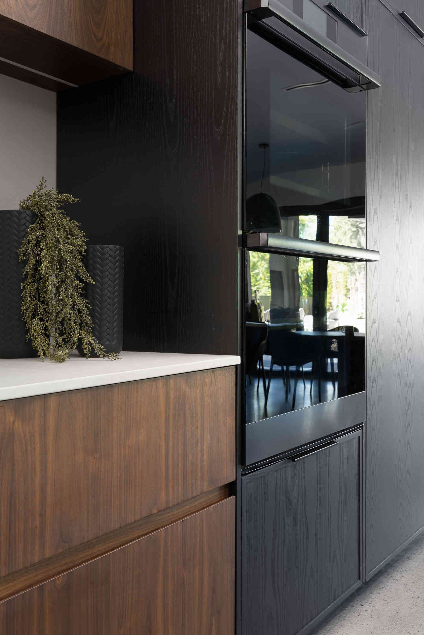 Modern double oven and warming drawer