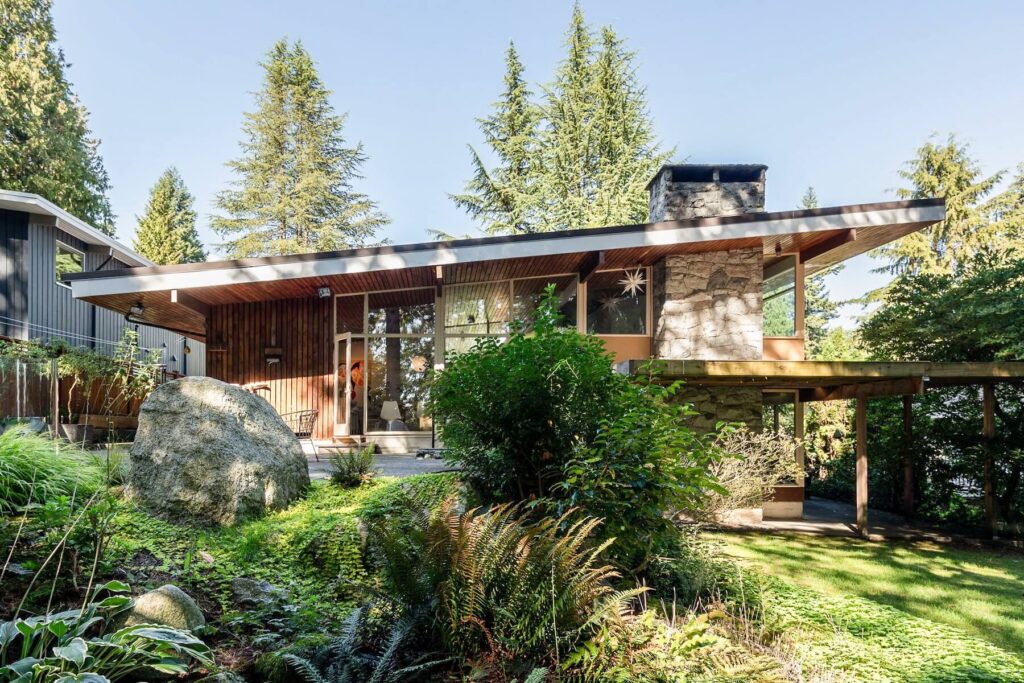 west coast modern home exterior in metro vancouver